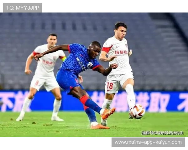 成都蓉城一次斜插直接挑战禁区深处