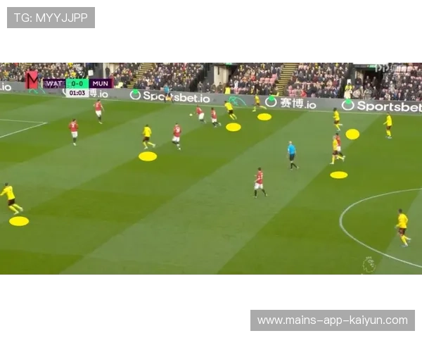 曼联中路推进更加简洁 曼联中路推进更加简洁